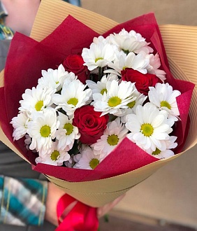 Маленькие букеты цветов заказать с доставкой в Краснодаре - цены в интернетмагазине Лучшие Розы